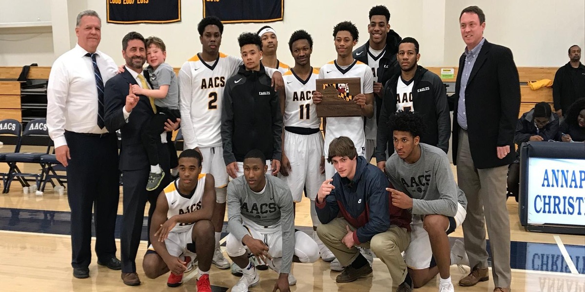 Boys Basketball Wins Independent School Tournament